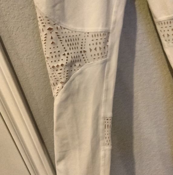 Alo Yoga White Mesh Leggings - Picture 5 of 6